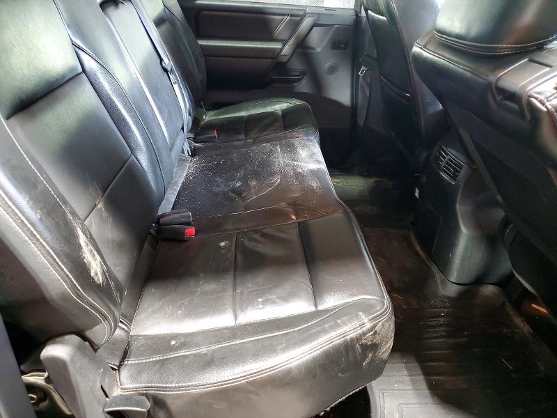 2013 Nissan Titan SV