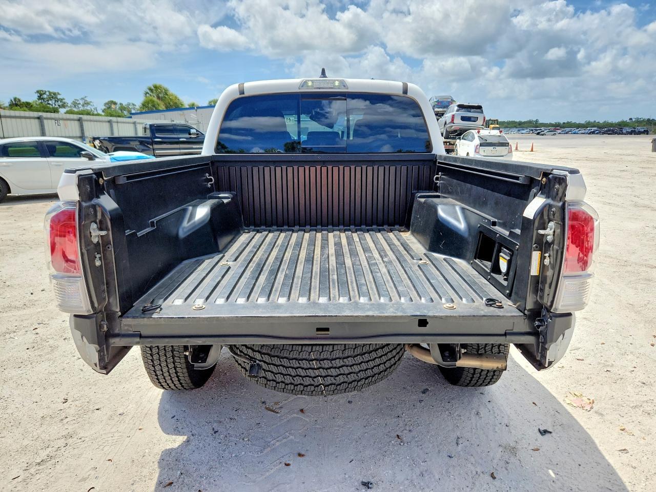 2022 Toyota Tacoma TRD OFF-Road