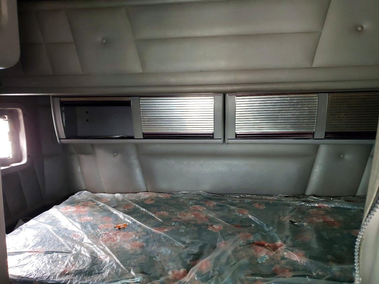 2007 Peterbilt 379 Semi Truck