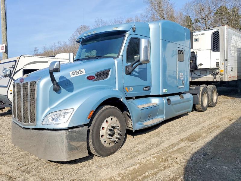 2016 Peterbilt 579 Semi Truck