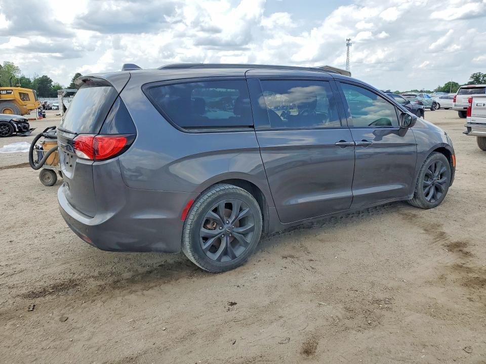2018 Chrysler Pacifica Touring Plus