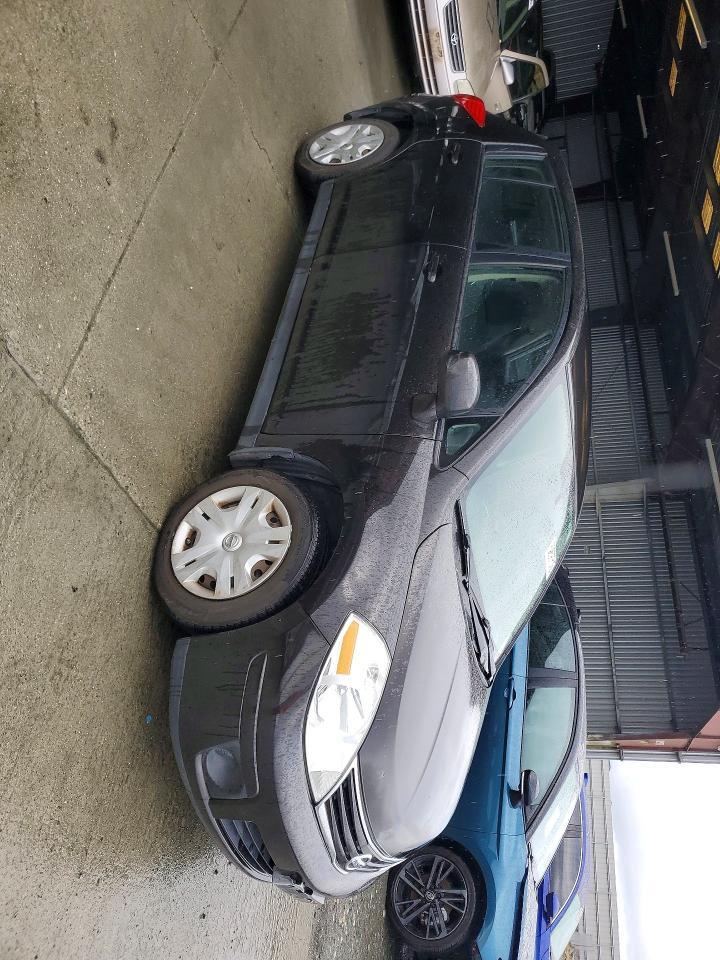 2012 Nissan Versa 1.8 s