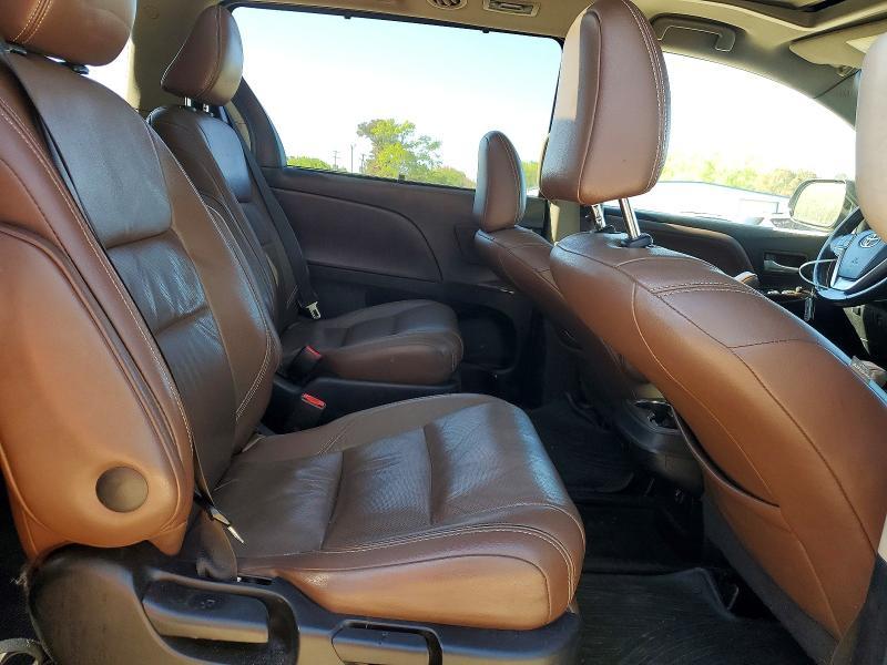2015 Toyota Sienna Limited Premium 7-passenger