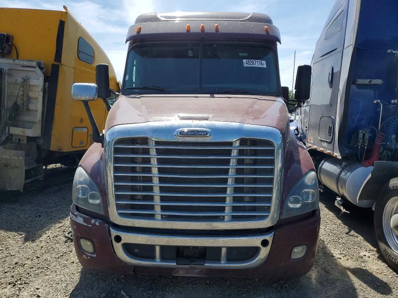 2015 Freigliner 2015 Freightliner Cascadia 125 Semi Truck