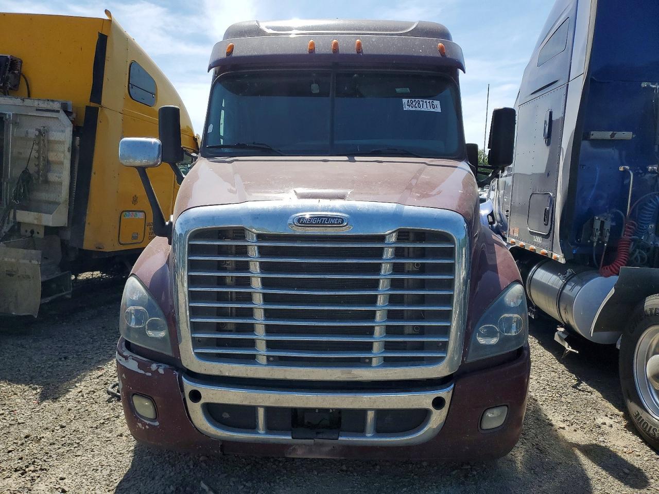 2015 Freigliner 2015 Freightliner Cascadia 125 Semi Truck