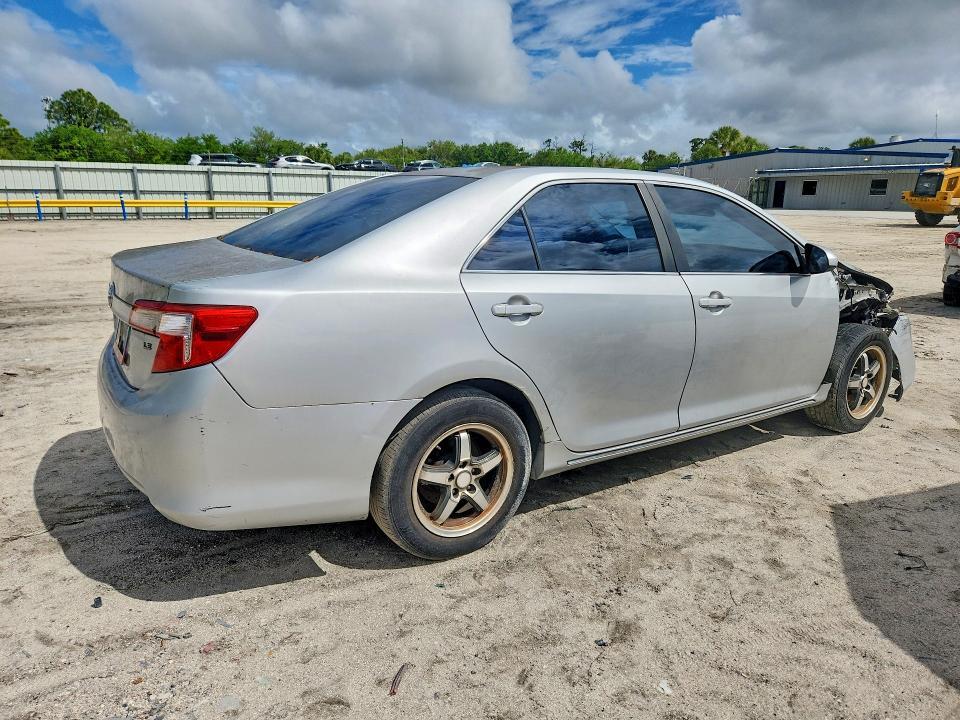 2012 Toyota Camry le