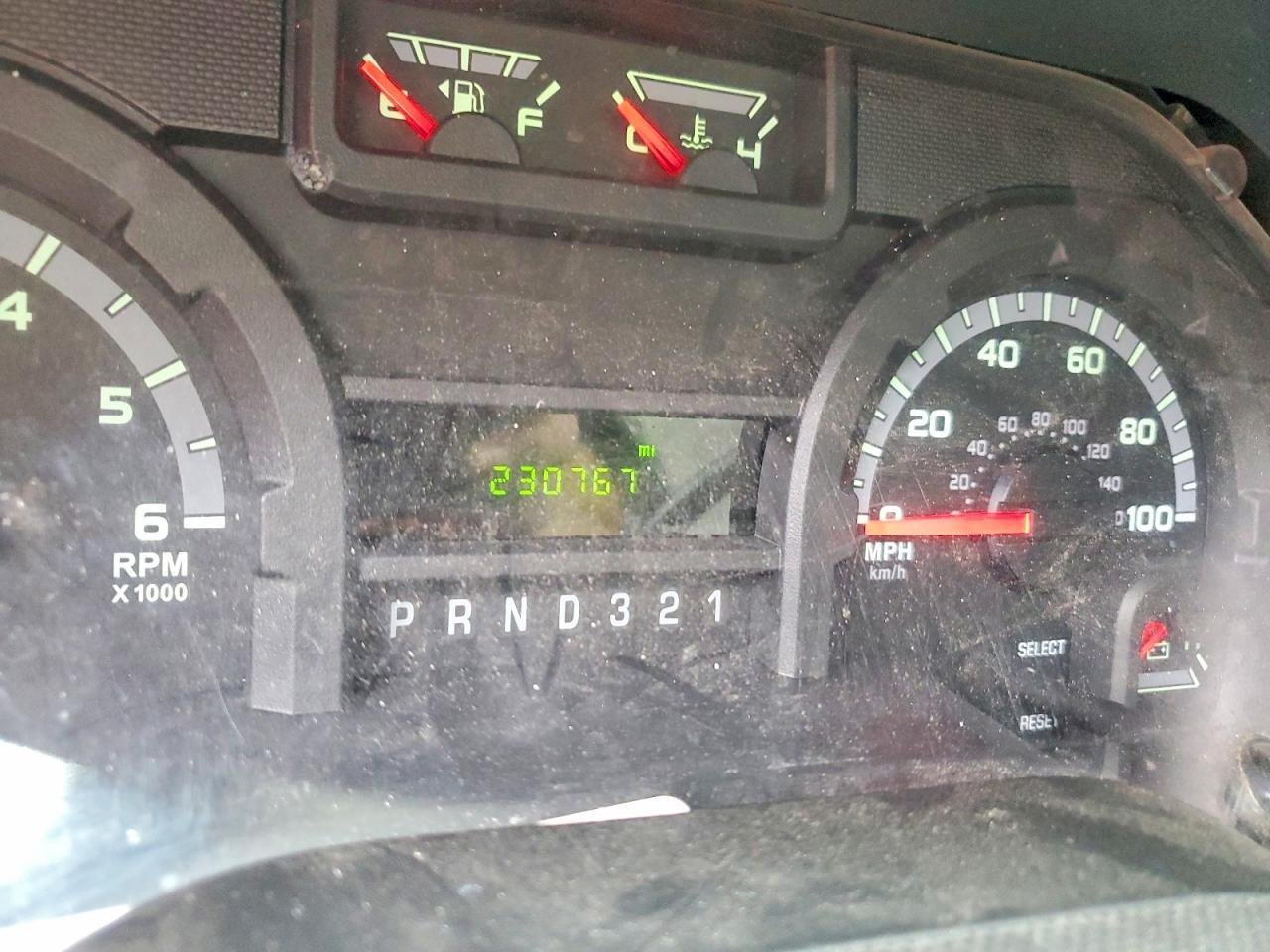 2013 Ford E350 BOX Truck