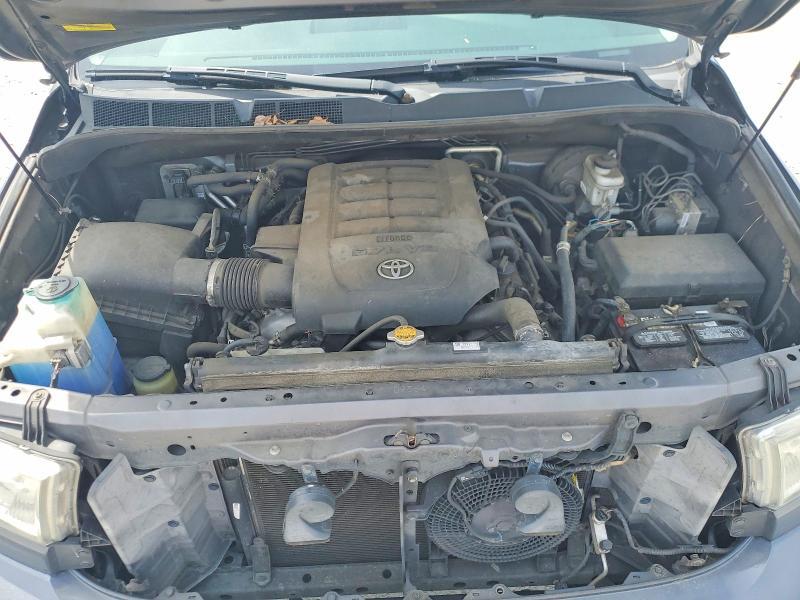 2016 Toyota Sequoia SR5