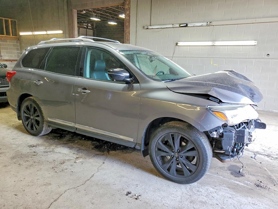 2017 Nissan Pathfinder Platinum