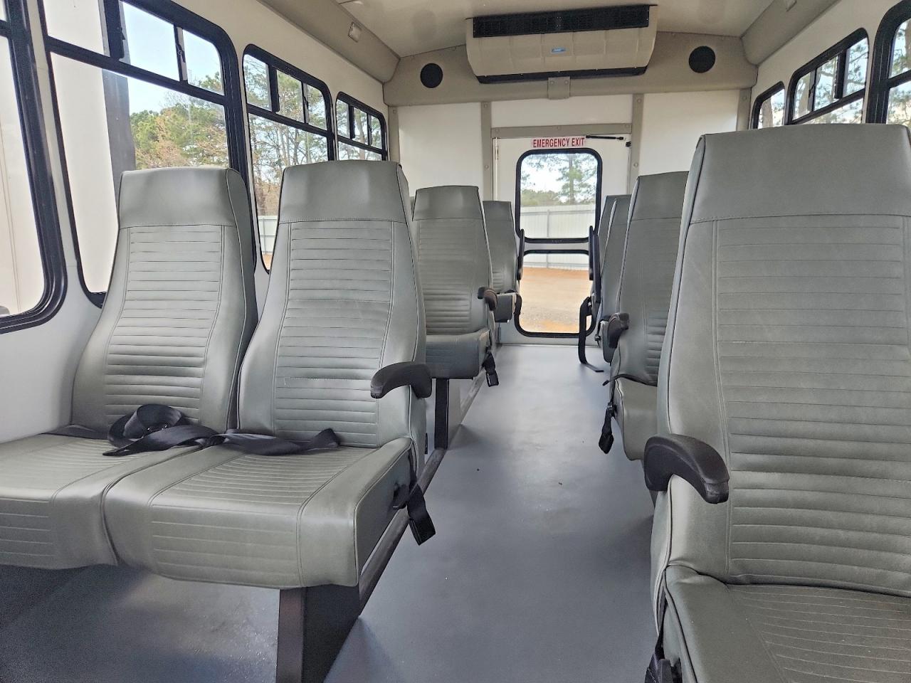 2024 Ford Econoline E450 Super Duty Cutaway Van