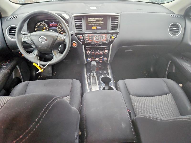 2017 Nissan Pathfinder sv