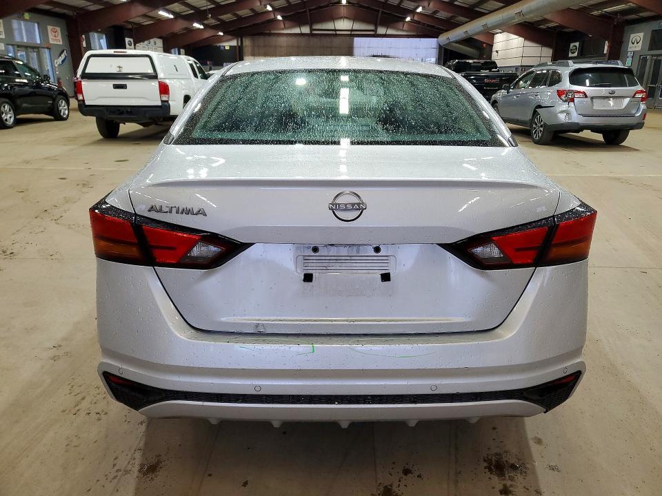 2023 Nissan Altima s