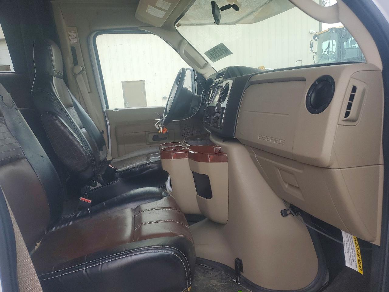 2016 Ford Leprechaun RV