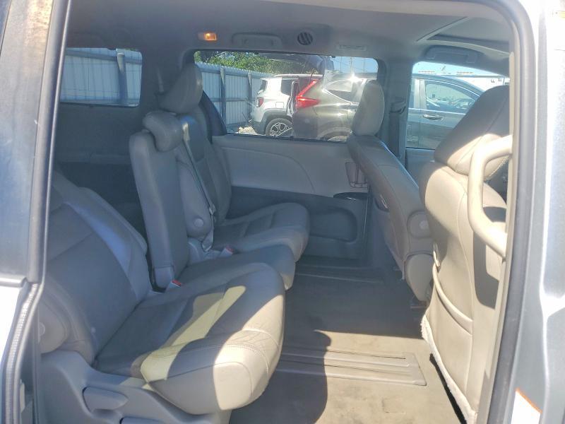 2019 Toyota Sienna xle 8-passenger