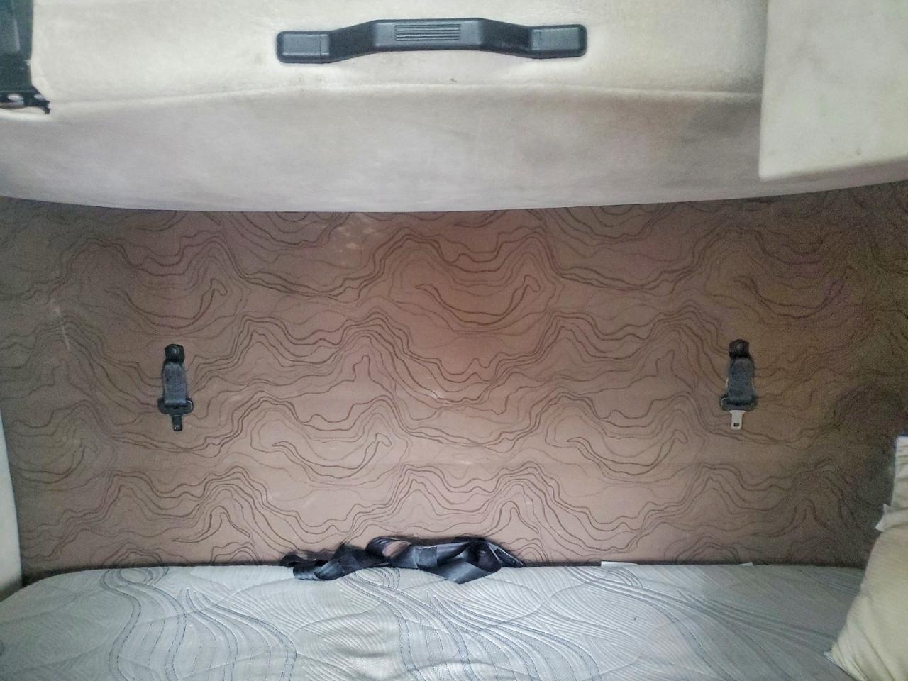 2014 Volvo VNL Semi Truck