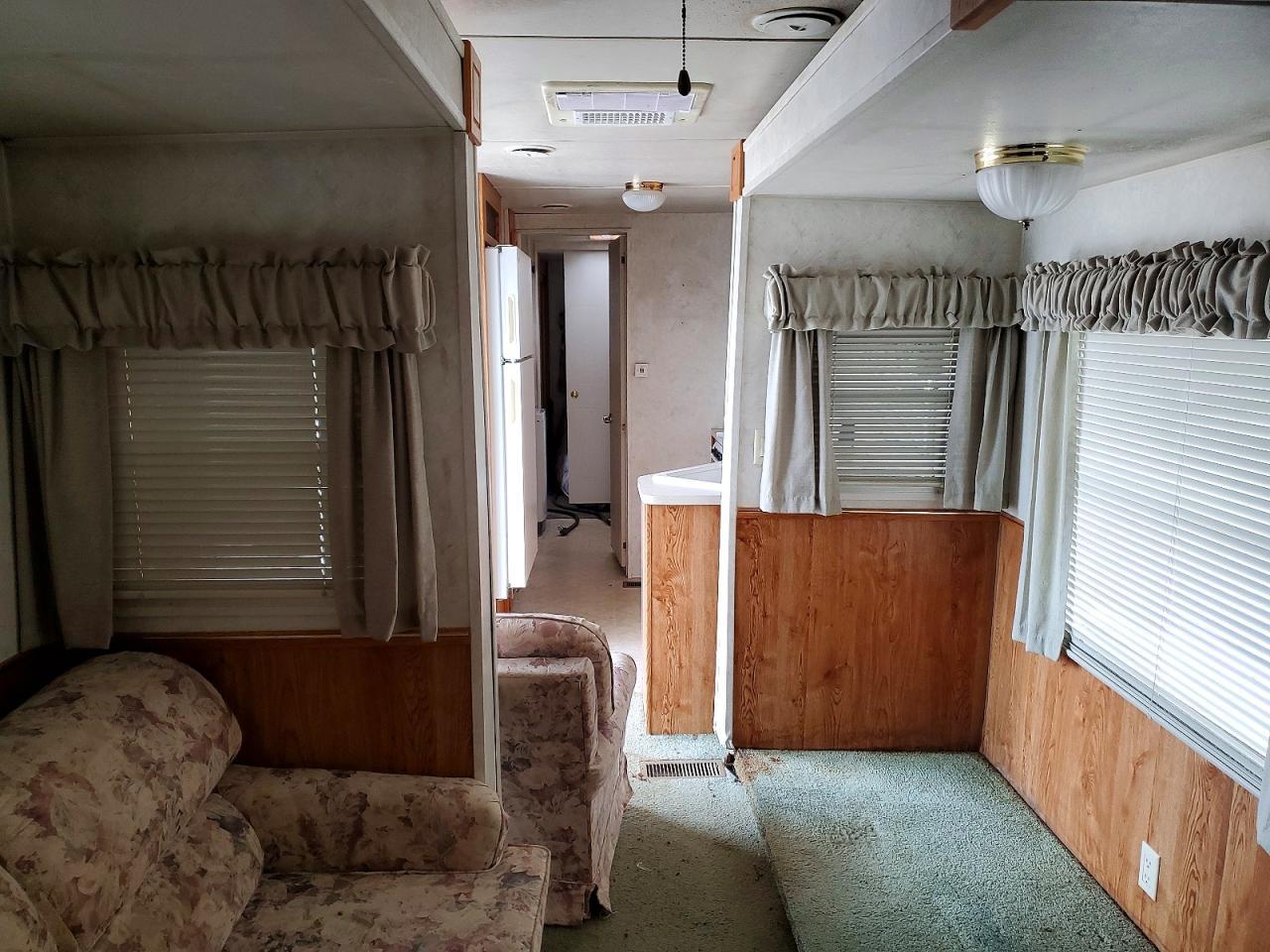 2002 Hy Line 2002 HY-LINE Camper