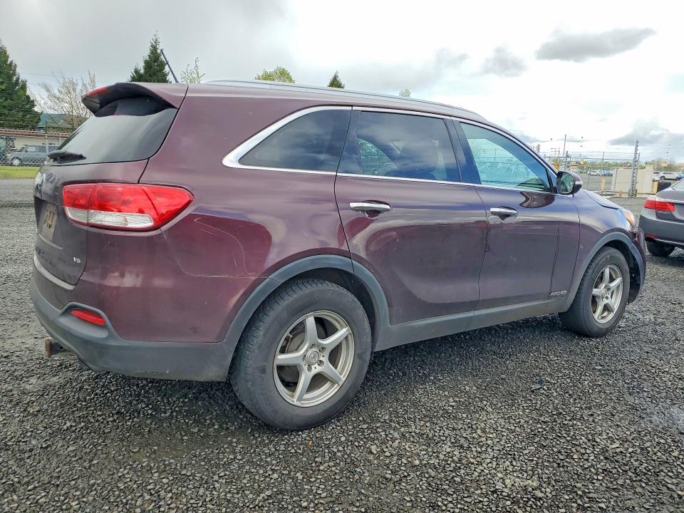 2016 KIA Sorento lx V6