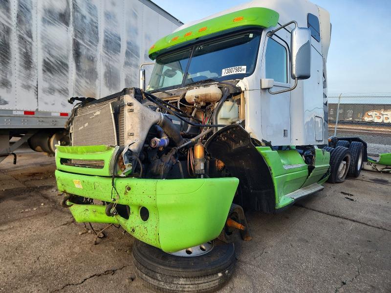 2014 Freightliner Columbia Semi Truck