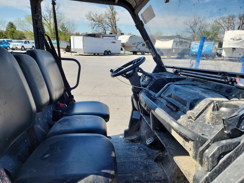 2019 Can-Am Defender max HD8