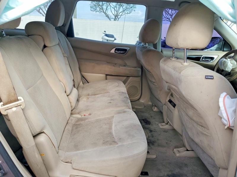 2013 Nissan Pathfinder s