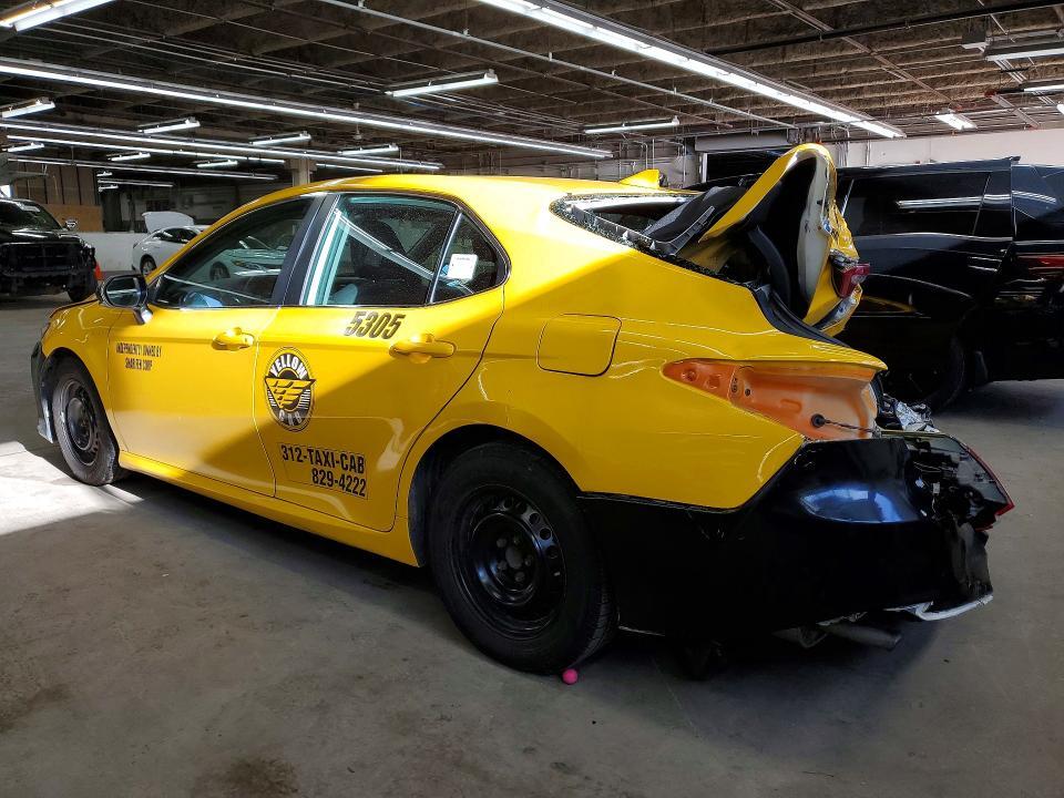 2019 Toyota Camry Hybrid le