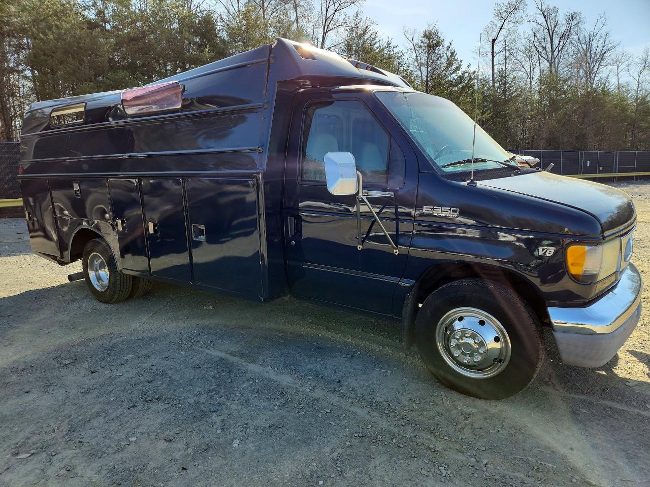 2002 Ford Econoline E350 Super Duty Cutaway Van