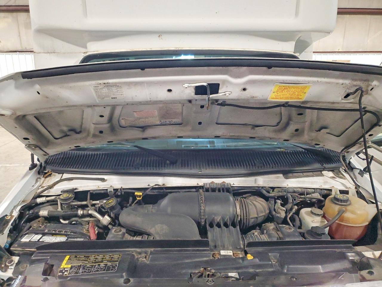 2017 Ford Econoline E450 Super Duty Cutaway Van