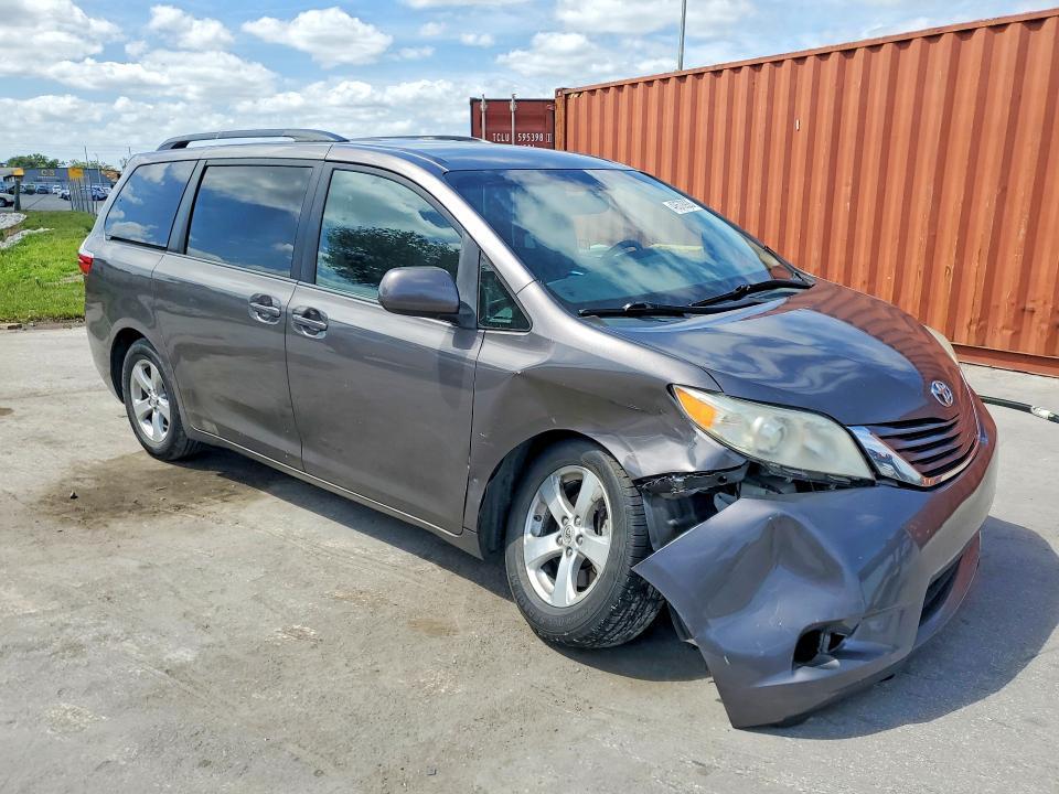 2015 Toyota Sienna le