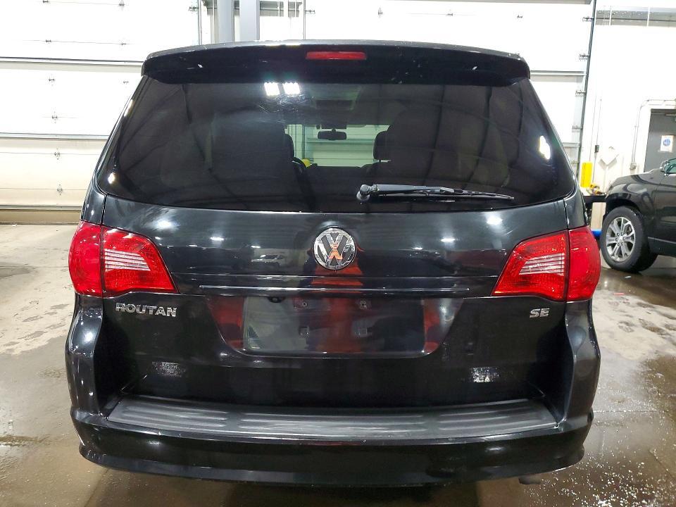 2011 Volkswagen Routan se
