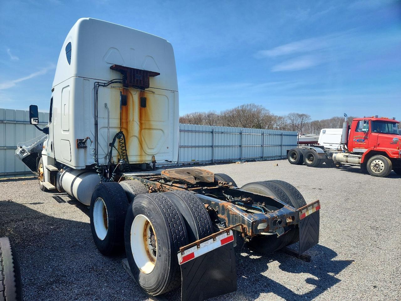 2015 Freightliner Cascadia 125 Semi Truck
