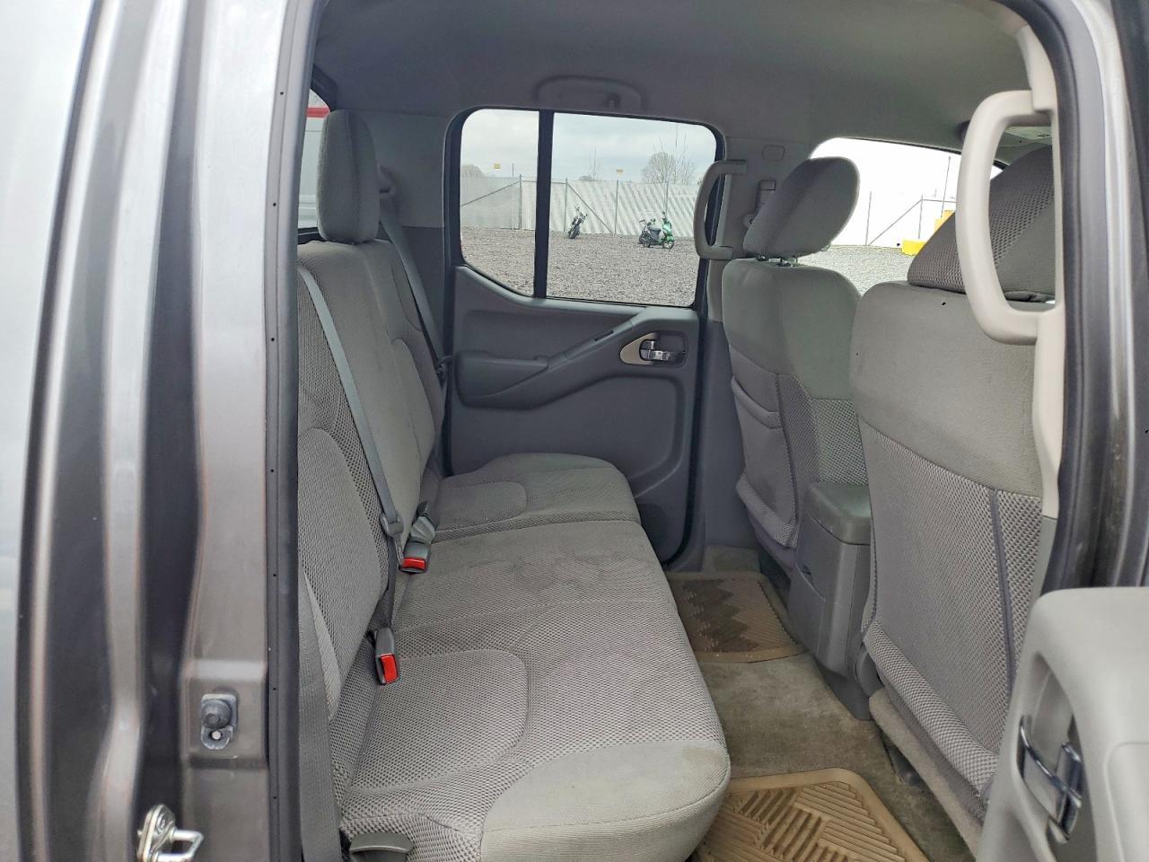 2017 Nissan Frontier SV