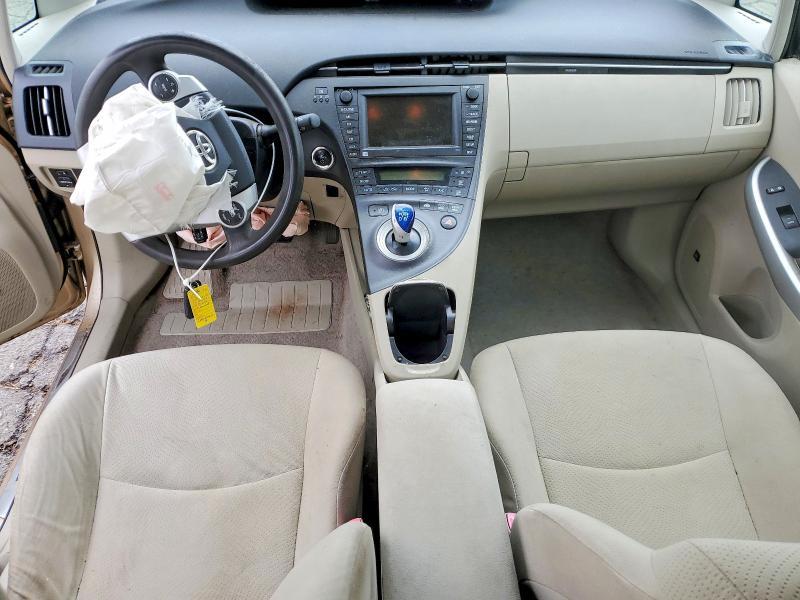 2010 Toyota Prius iii