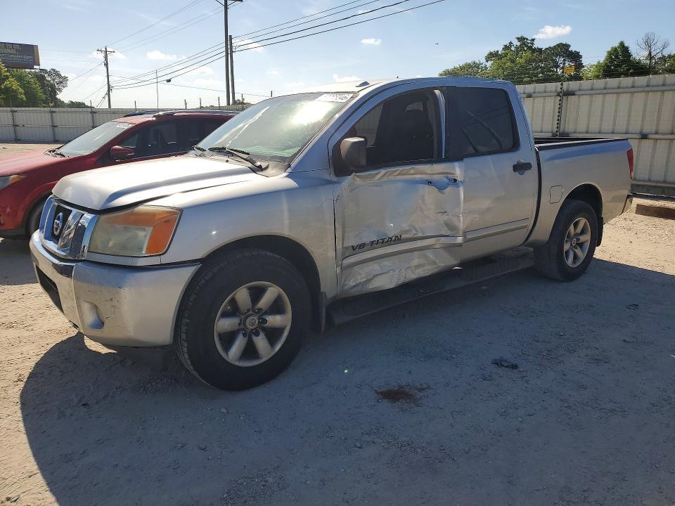 2014 Nissan Titan SV