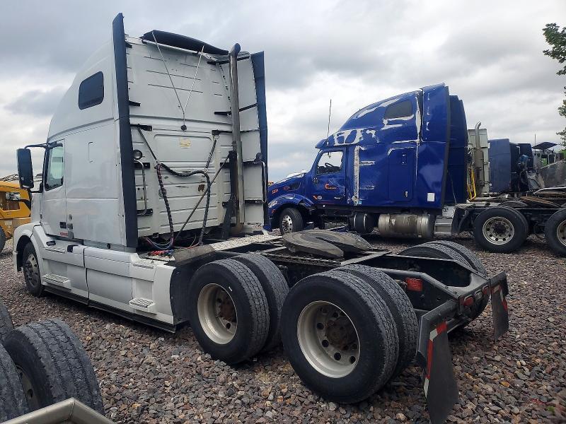 2016 Volvo VNL Semi Truck