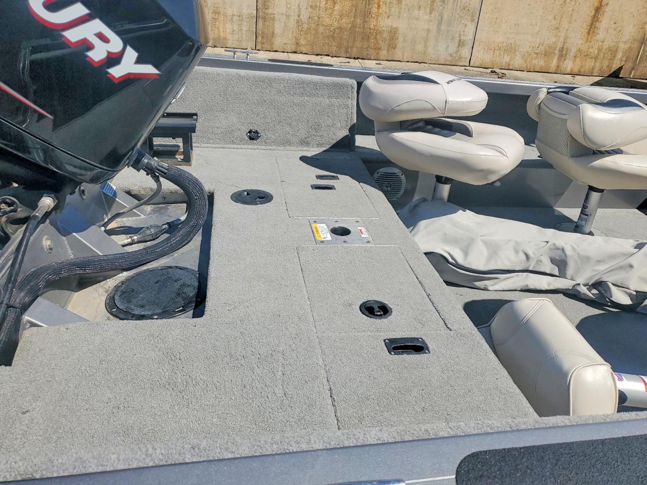 2008 Crescent 1850 Fish Hawk SC