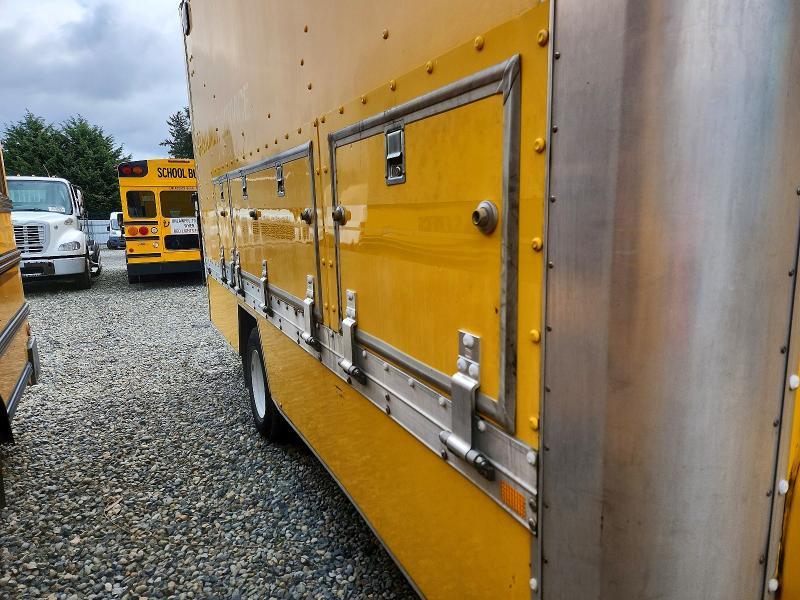 2011 GMC Savana box Truck