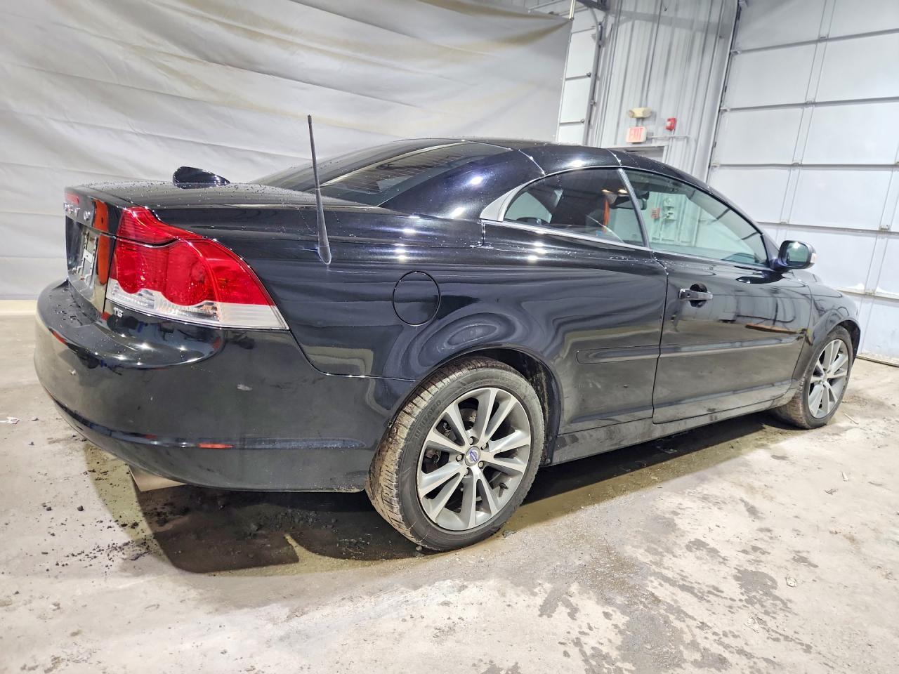 2010 Volvo C70 T5