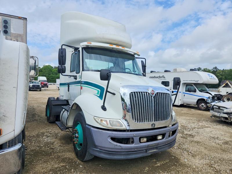 2011 International 8600 Semi Truck