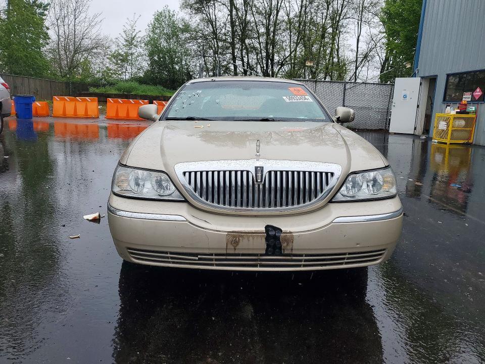 2006 Lincoln Town car Signature