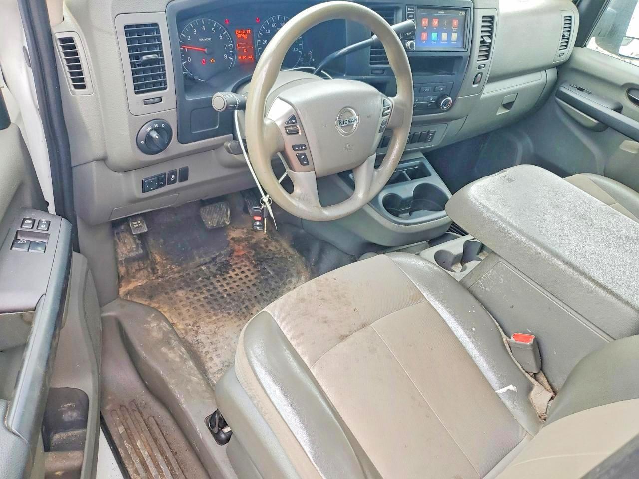 2019 Niss Nv 2500 sv