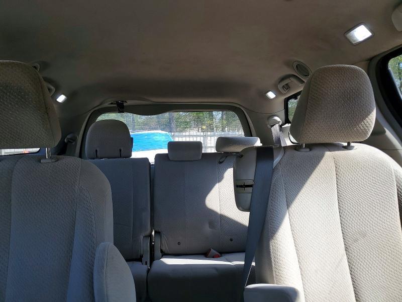 2013 Toyota Sienna le 8-passenger