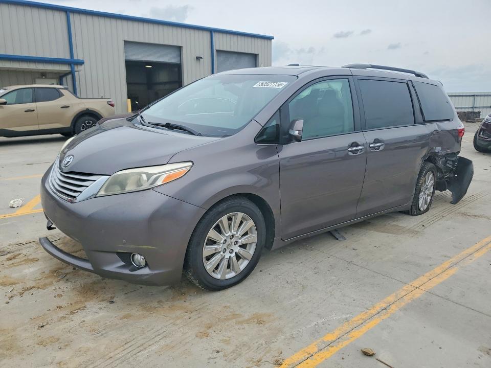 2015 Toyota Sienna Limited Premium 7-passenger