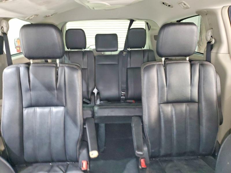 2013 Chrysler Town & Country Touring