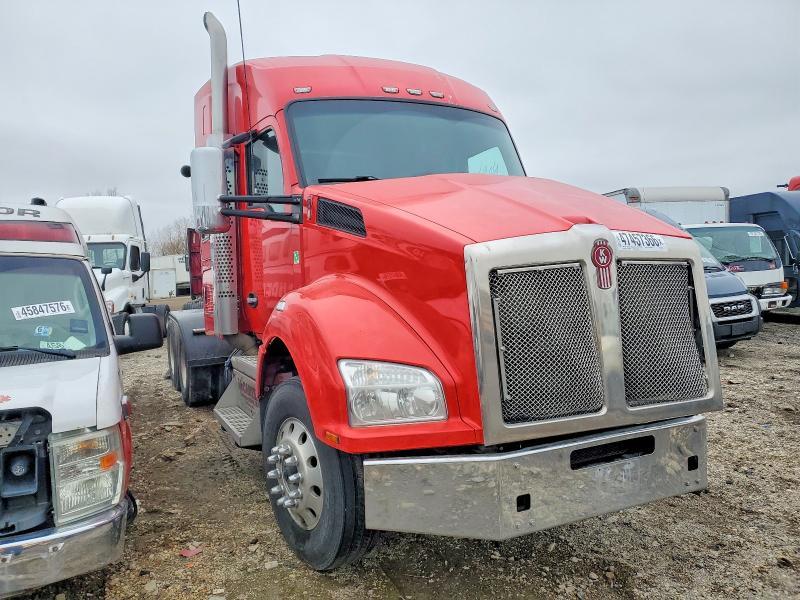 2018 Kenworth Construction T880