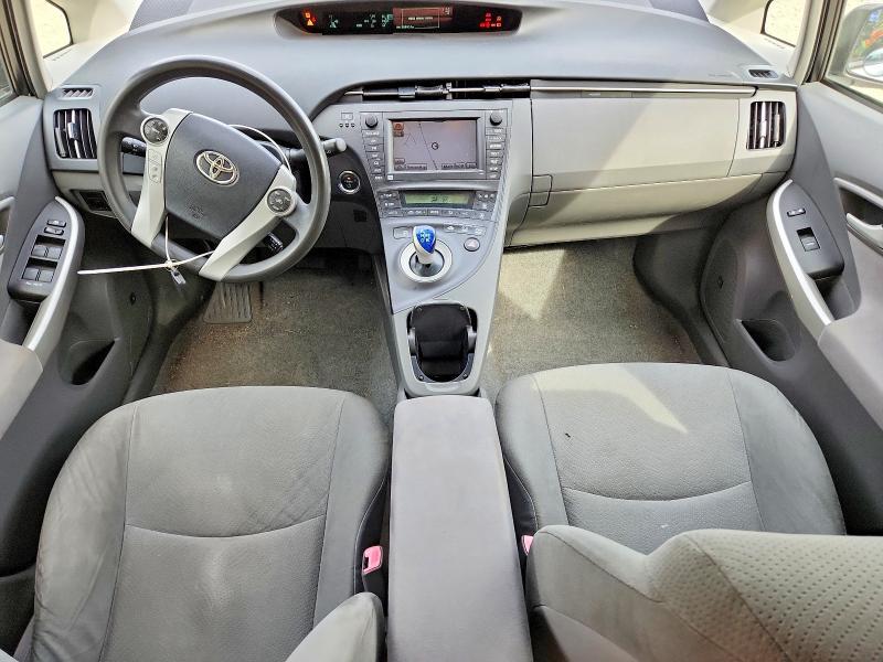 2010 Toyota Prius iii