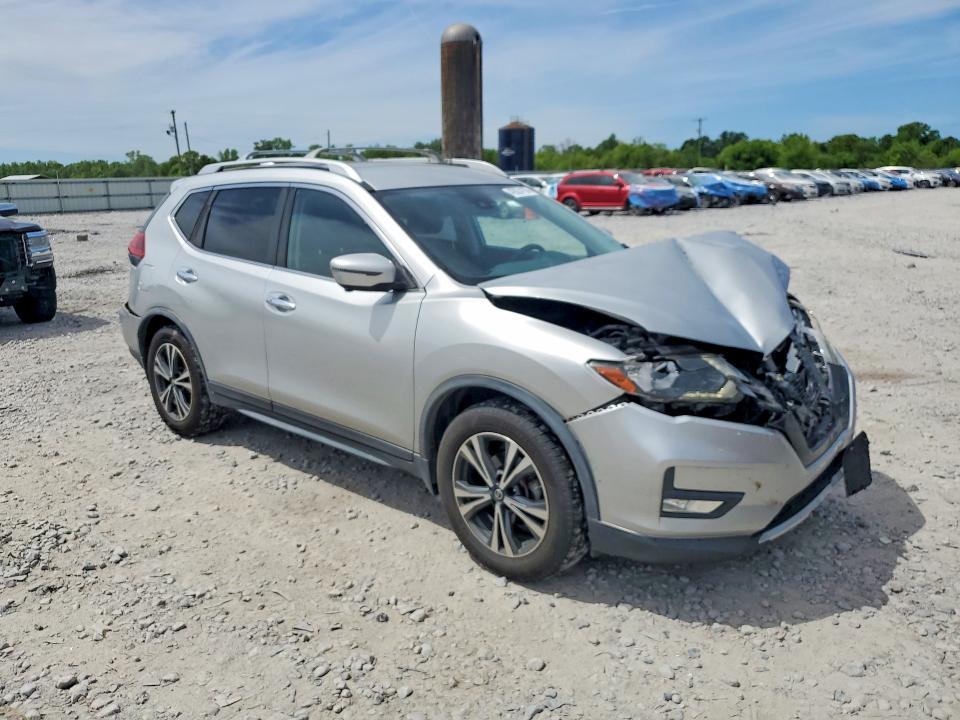 2019 Nissan Rogue sv