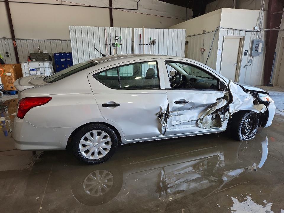 2016 Nissan Versa 1.6 s Plus