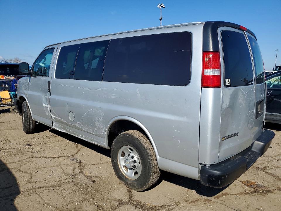 2020 Chevrolet Express G2500 LS