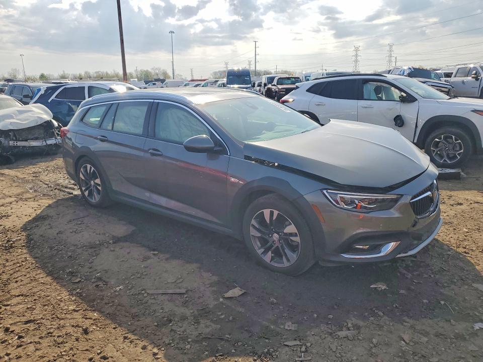 2018 Buick Regal Tourx Essence