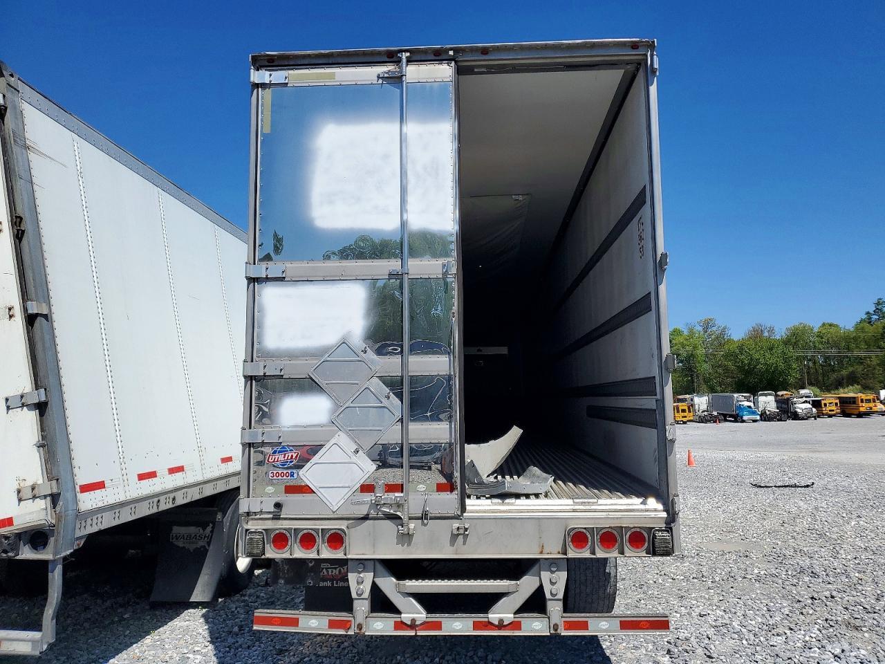 2016 Utility 53  Refrig
